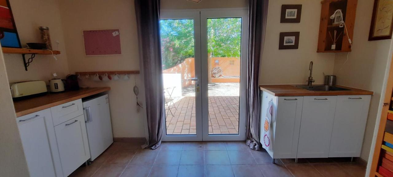 Rural Peace In The Algarve - Private Room With Kitchenette And Bathroom Aldeia dos Matos Kültér fotó